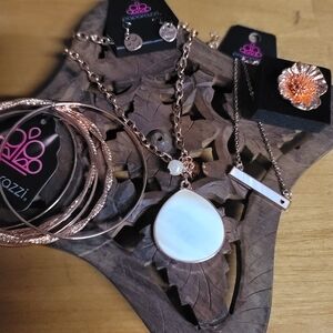 Paparazzi Copper and White Shell Necklace Set